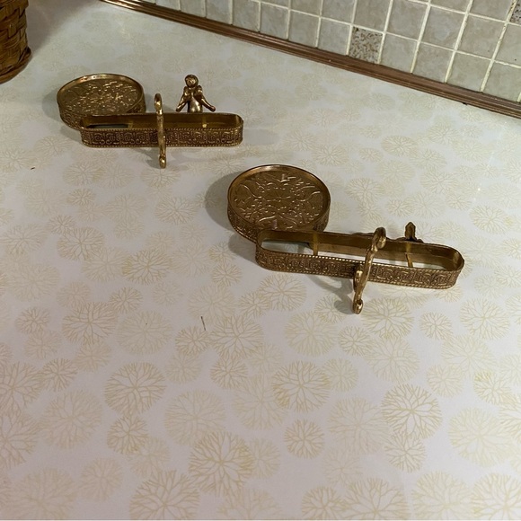 Vintage Brass Teacup & saucer display holders brass filigree ornate Victorian - Picture 10 of 10